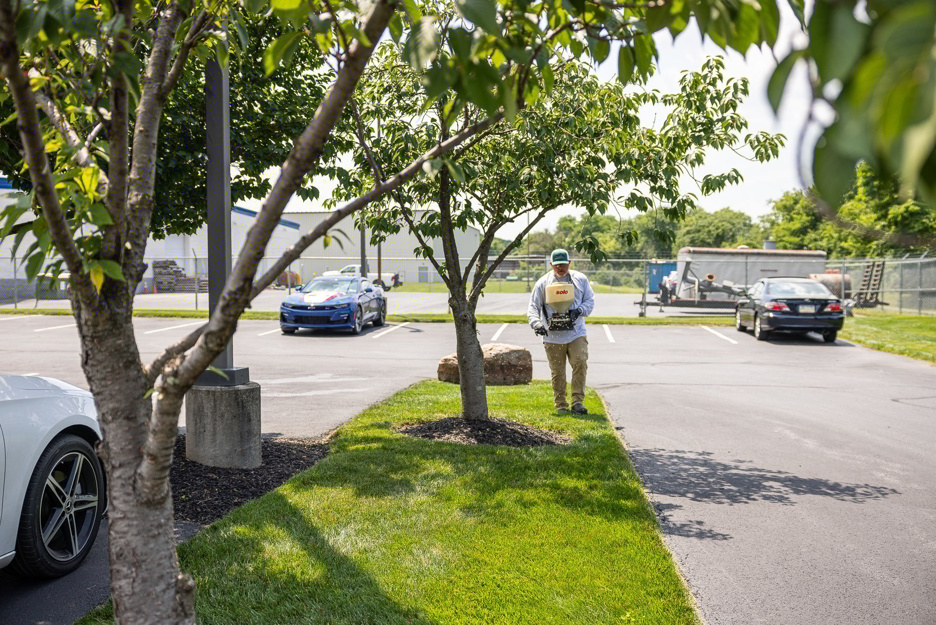 commercial lawn care tech manual hand spread fertilizer granular 5