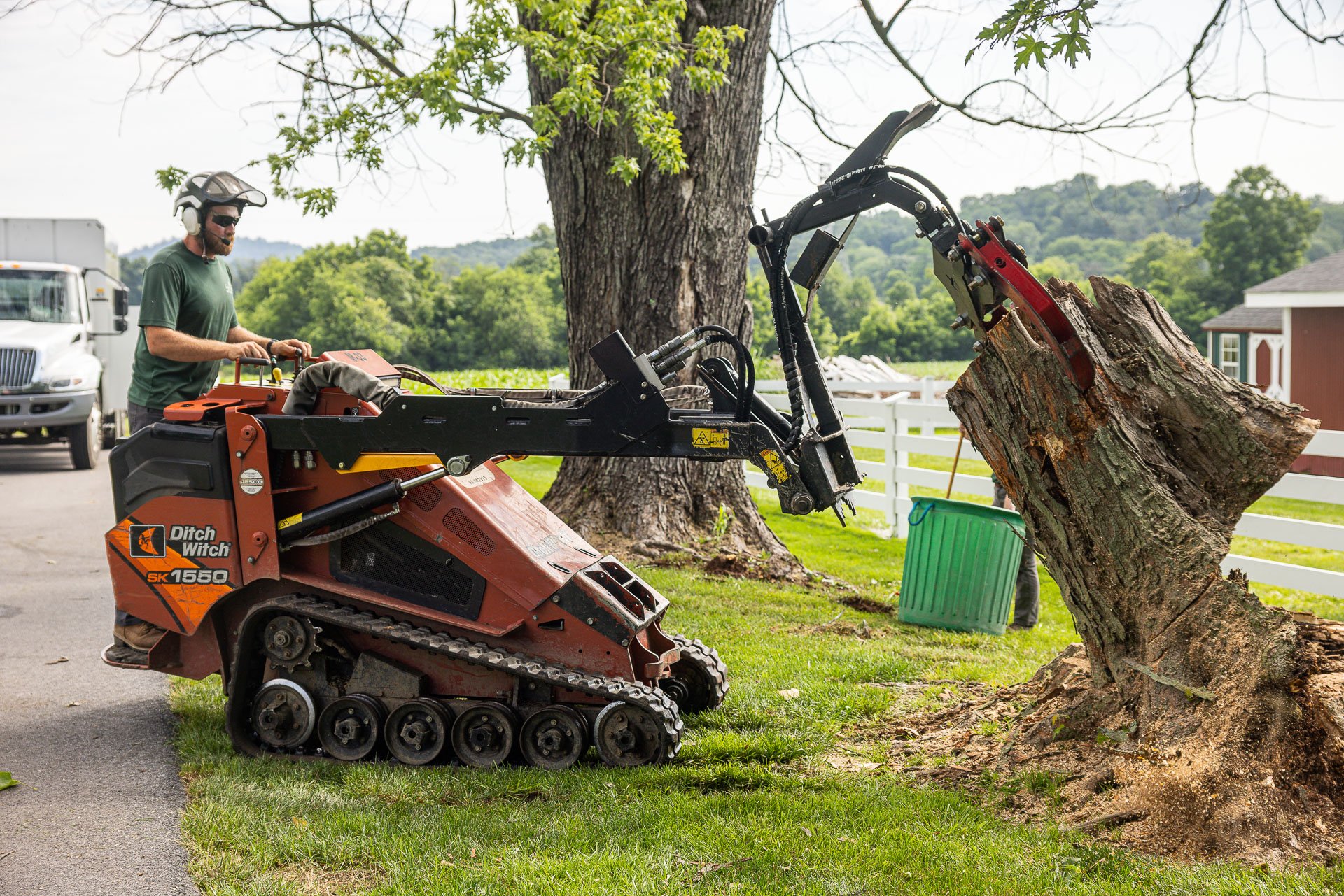 dead tree trunk stump removal machine claw 3