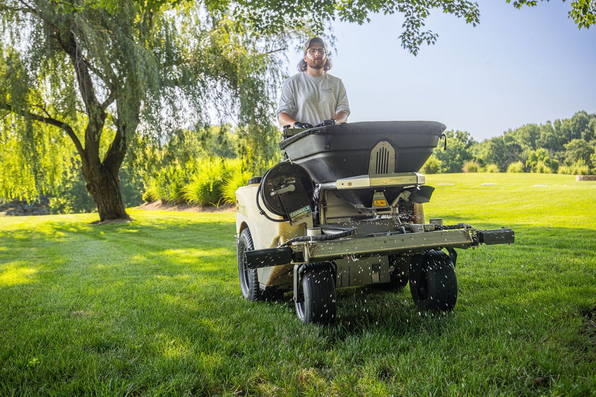 winterizer fertilizer treatments provide lawns with food to last through winter